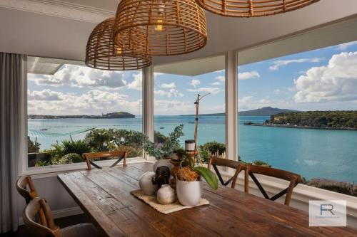 Stunning Luxury Apt with Panoramic Ocean Views and Spa, Auckland (photo 8)