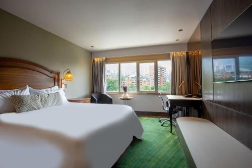 room detail thumbnail 2