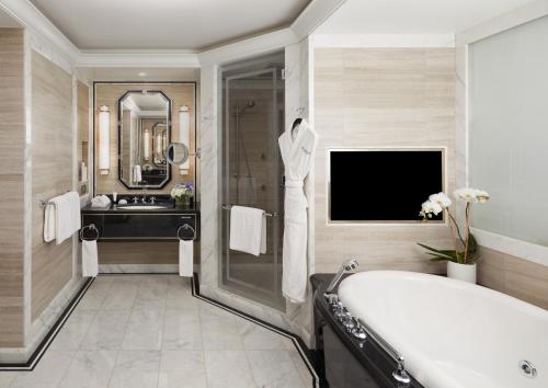 The Peninsula New York - image 11