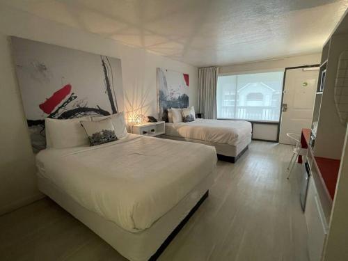 Newly Room in cozy hotel with Super location to the Parks in Kissimmee, USA