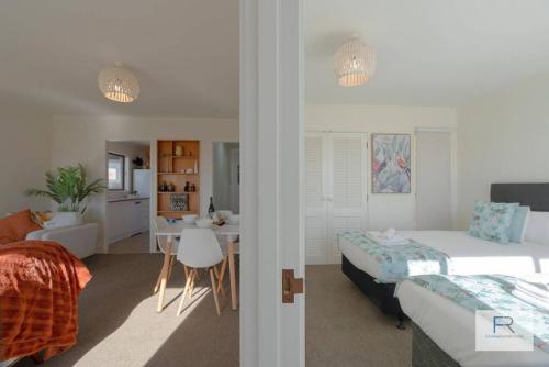 Beautiful Coastal Home Rothesay Bay, Auckland (fotografie 10)