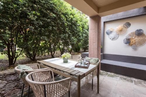 Casa Los Arcangeles, Modern 2BR with Rooftop Terrace in San Miguel de Allende, Mexico