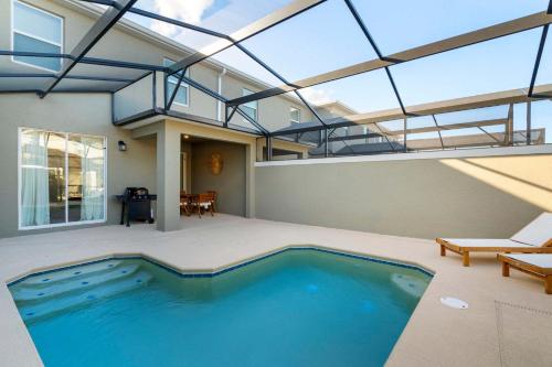 Modern 4 Bed Home Themed Rooms Prime Location in Kissimmee, USA