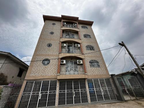 One-Bedroom Apartment with Balcony image 2