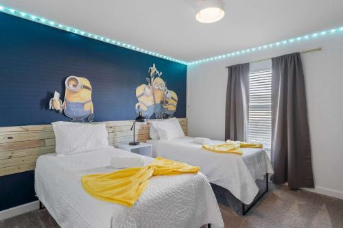 Modern 4 Bed Home Themed Rooms Prime Location in Kissimmee, USA