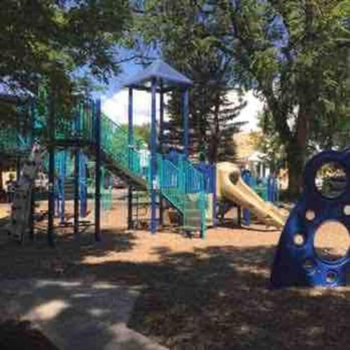 Walk to Dining Breweries and Shops Plus New Hot Tub in หลุยส์วิลล์ (CO)