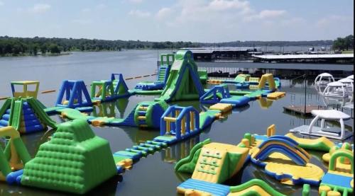 Water park, Lakeview Main Room - 24 in Calera (OK)