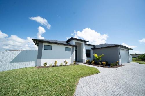 Cape Coral home with pool and game room