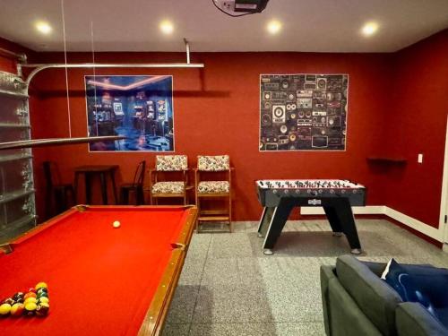 Cape Coral home with pool and game room