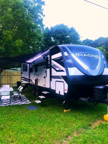 . AU PARTY ON The PLAINS RV Private Campsite