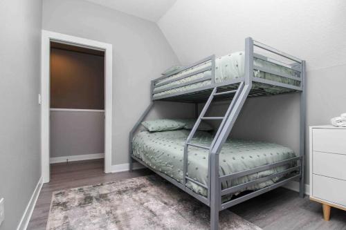 Lux finishes 4 bedroom DSM home Great location in Des Moines, USA