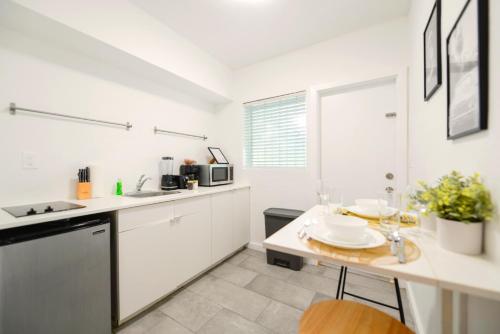 Convenient Studio 15 min from the beach Convenient Studio 15 min from the beach