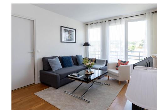 Appartement fonctionnel, balcon ,2 minutes gare ,17 minutes Paris in Cormeilles-en-Parisis