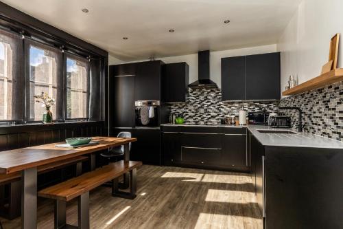 Locksbrook Lodge - Hot Tub - Spacious Outdoor Space, Bath (photo 10)