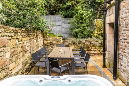 Locksbrook Lodge - Hot Tub - Spacious Outdoor Space, Bath (photo 9)