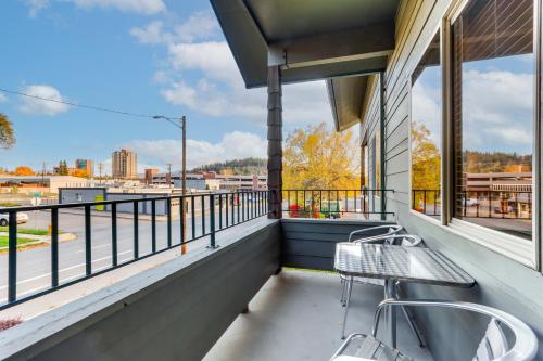 Modern Coeur dAlene Getaway Condo Walk Downtown! - image 6