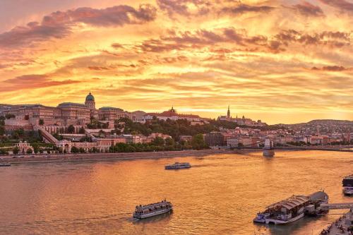 Budapest Marriott Hotel - image 2
