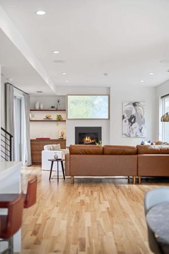 3BR Luxury LoHi Townhome Rooftop Views Sleeps 6 Family, Denver