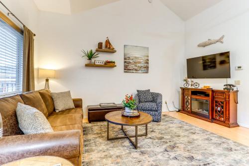Modern Coeur dAlene Getaway Condo Walk Downtown! - image 11