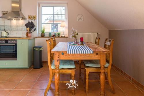 Kitchen, Ferienwohnung Mia, 1 OG in Westerdeichstrich