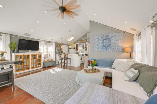 Walk to Ocean Pet-Friendly Home in Long Beach! in Long Beach