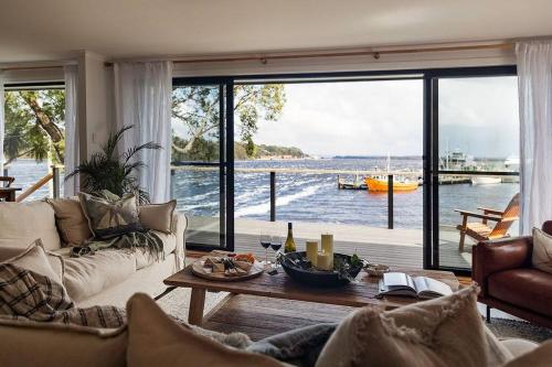 The Seafarer in Strahan