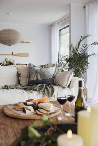 The Seafarer in Strahan