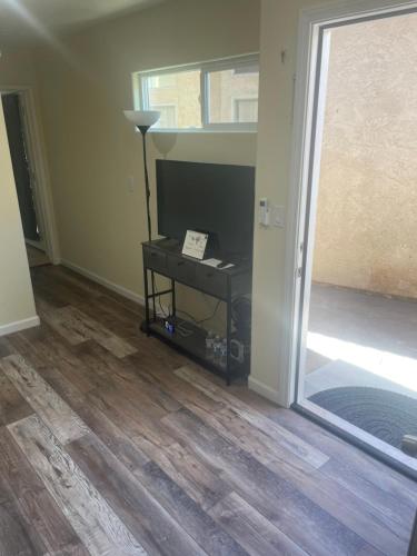 Casa Mesa PLUS attached Studio & private Courtyard in Sorrento Valley / Mira Mesa