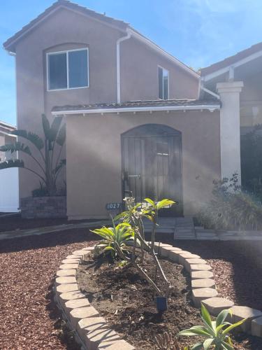 Exterior view, Casa Mesa PLUS attached Studio & private Courtyard in Sorrento Valley / Mira Mesa