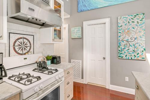 Walk to Ocean Pet-Friendly Home in Long Beach! in Long Beach