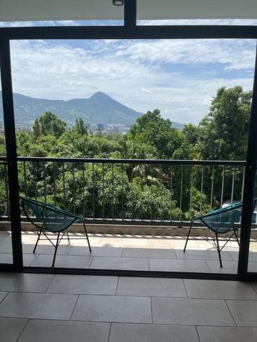 Modern 3BR Apartment Volcano View & Pool - image 3