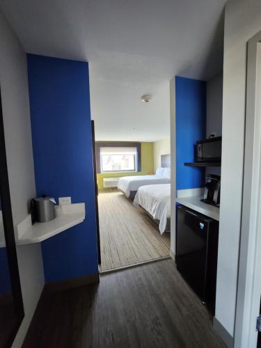 Holiday Inn Express & Suites - Camas an IHG Hotel - image 12
