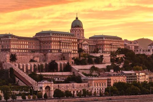 Budapest Marriott Hotel - image 3