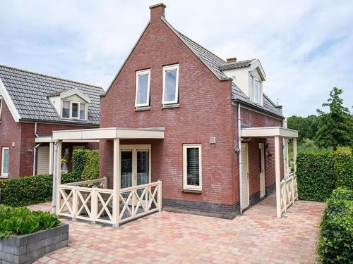 Bungalow in South Holland with Private Jetty