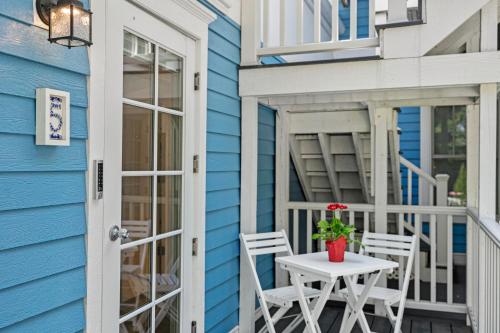Union Pier Summer House - Herringbone Suite #5 in Union Pier, USA