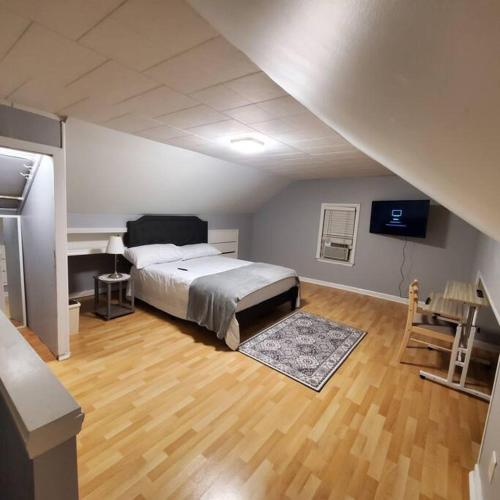 Adorable 2 Bedrooms in Bellerose NY in Bellerose, USA
