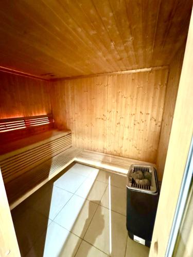 Luxury Corniche Residence 2 BHK pool gym wifi sea front Luxury Corniche Residence 2 BHK pool gym wifi sea front