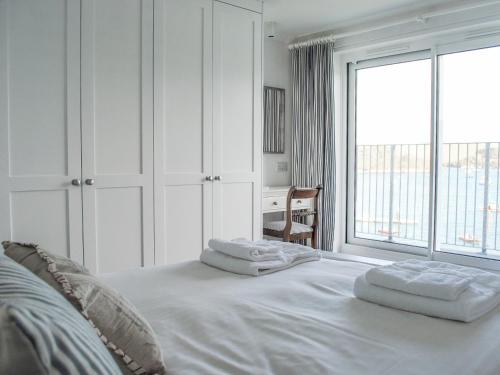 32 The Salcombe - image 8
