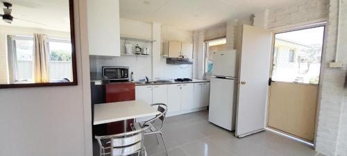 مطبخ, Nature in Town Studio Granny Flat in سيمونستون