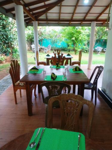 레스토랑, Green Heaven Resort Udawalawa in 우다왈라위