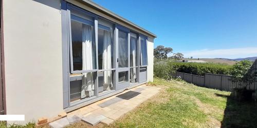 Kert, Nature in Town Studio Granny Flat in Symonston