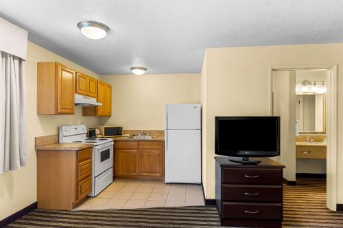 Quality Inn & Suites Vancouver - image 6