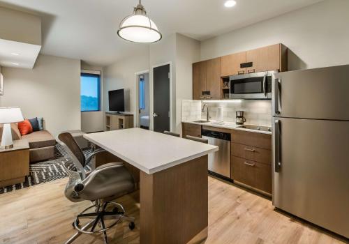 2 bedrooms, 3 beds