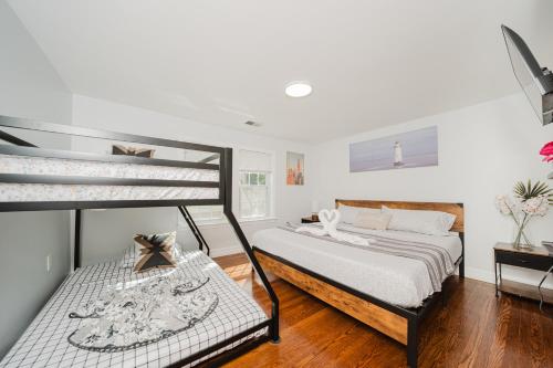 Apt 2BR Quincy Hideout w Balcony, Bathtub, TV near Wollaston Beach 74L, Quincy (fotografie 4)