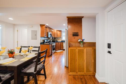 74L - 2BR Quincy - Cozy Couple Hideout near Wollaston Beach in 昆西