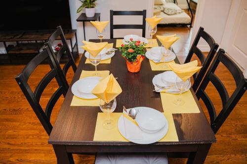 74L - 2BR Quincy - Cozy Couple Hideout near Wollaston Beach in 昆西