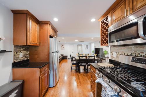 74L - 2BR Quincy - Cozy Couple Hideout near Wollaston Beach in 昆西