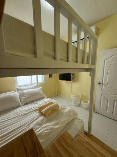 Narathiwat Homestay rumah kuning in Narathiwat