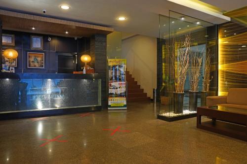 Arinas Hotel near Centre commercial Chandra
