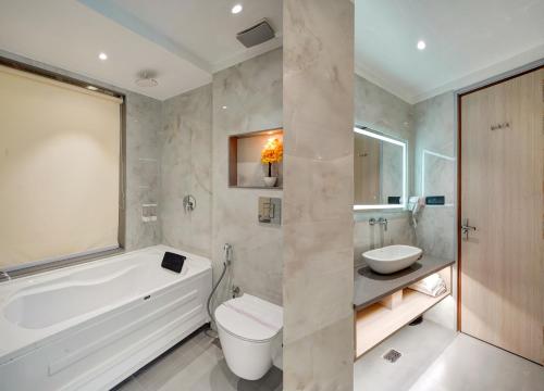 room detail thumbnail 2